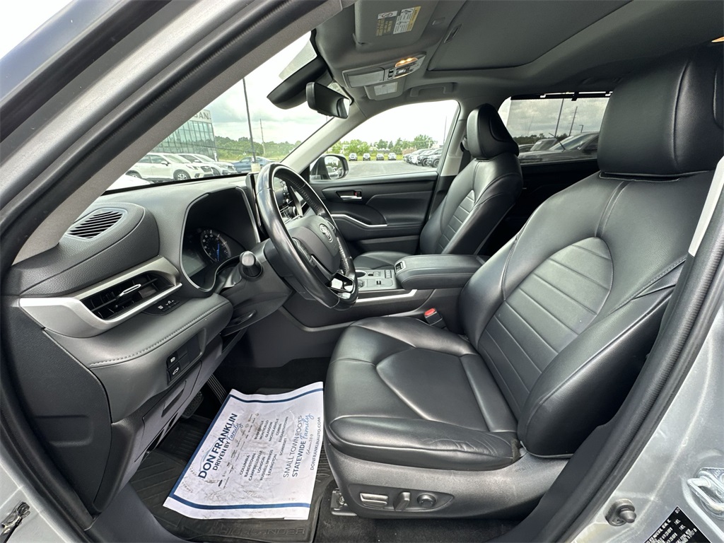 2021 Toyota Highlander Hybrid XLE photo 11