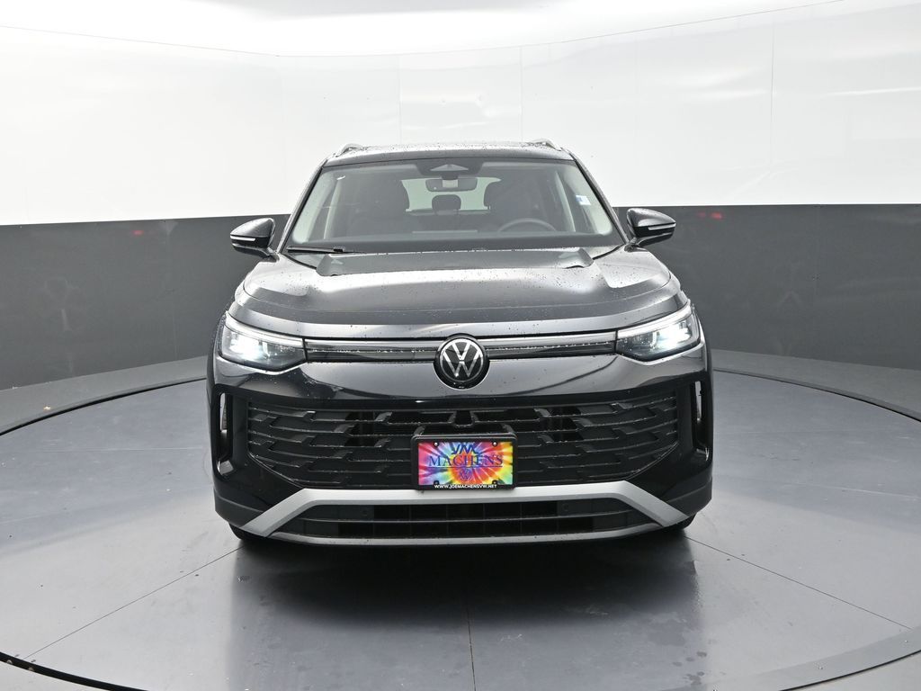 2025 Volkswagen Tiguan SE photo 2