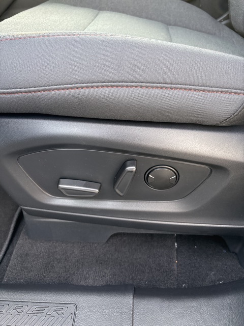 2025 Ford Explorer photo 15
