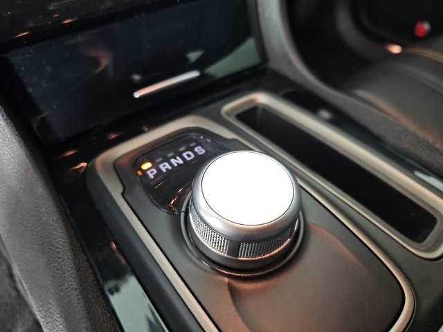 2016 Chrysler 300 S photo 20