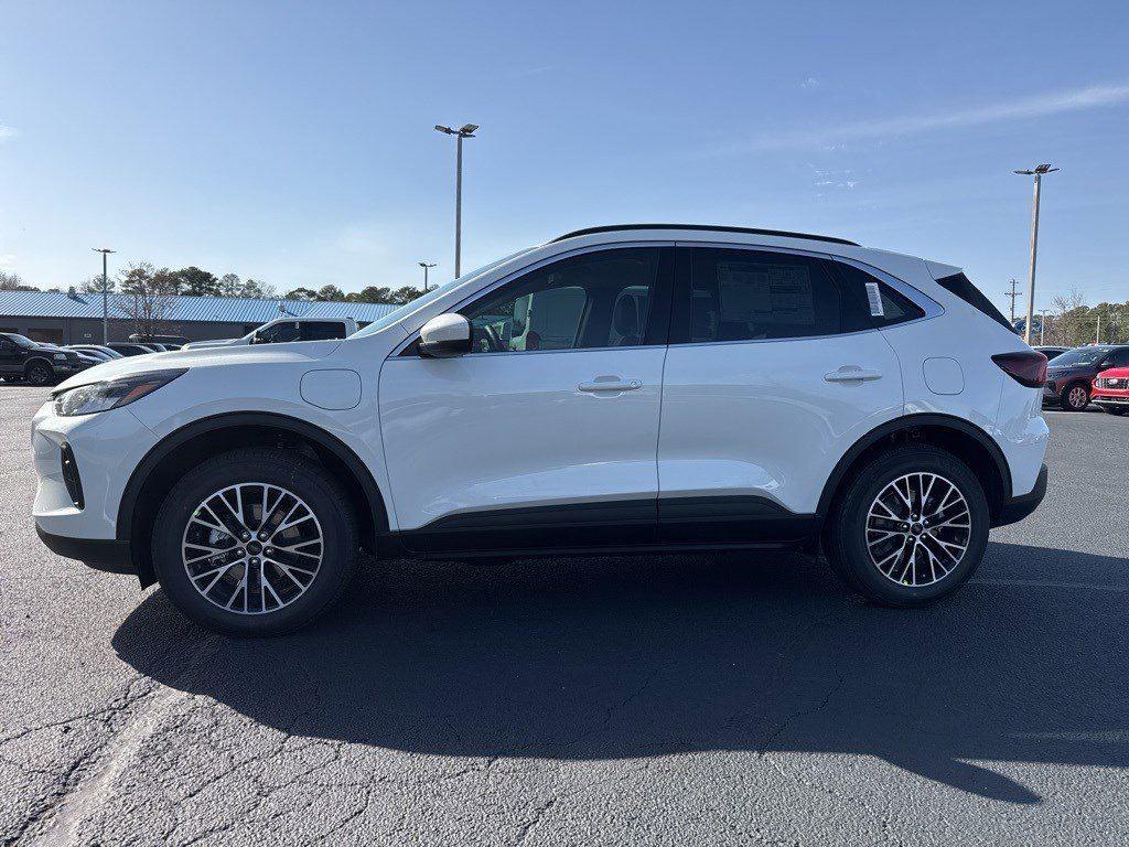 2025 Ford Escape Plug-In Hybrid photo 3