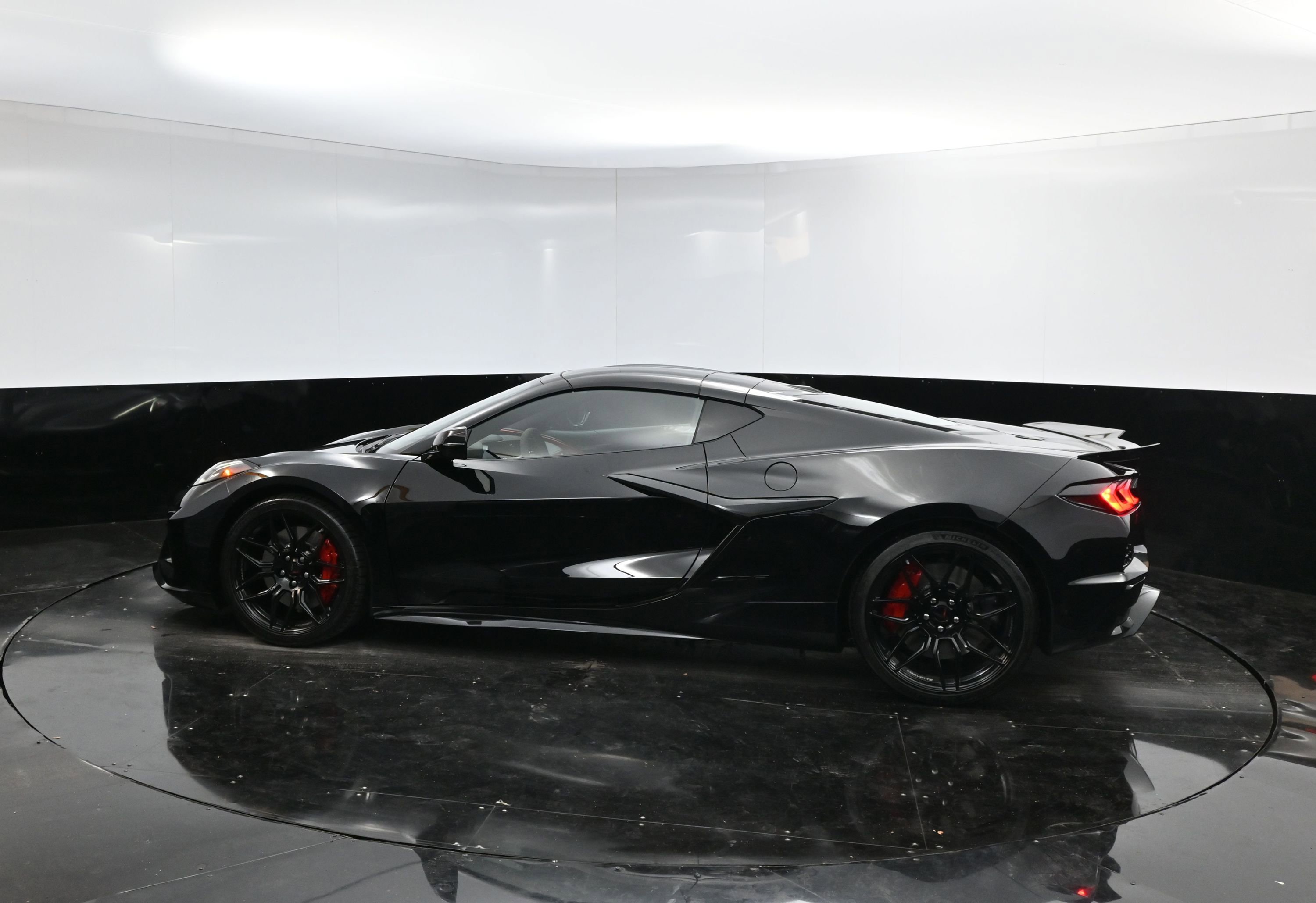 2025 Chevrolet Corvette Z06 2LZ photo 4