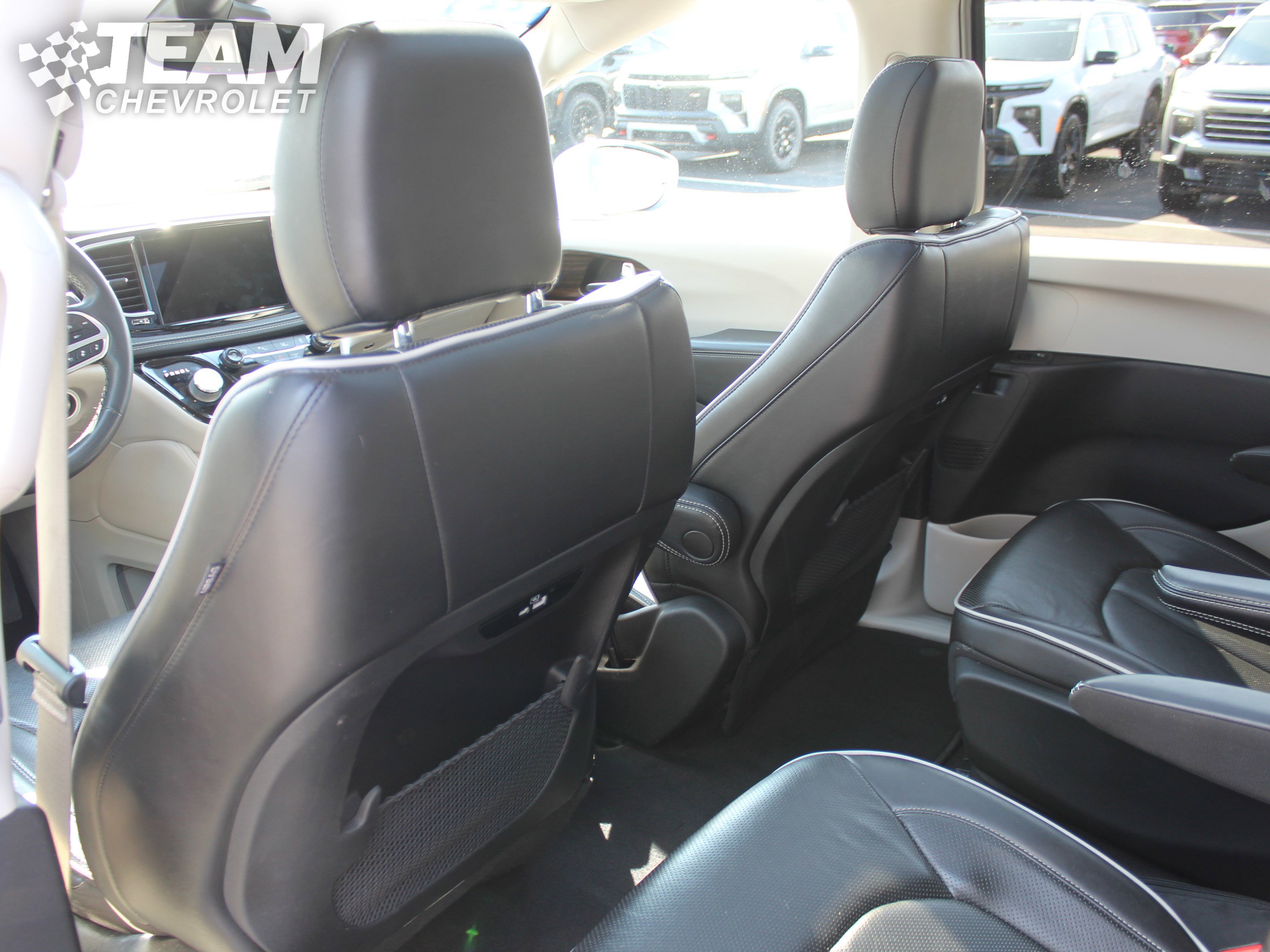 2022 Chrysler Pacifica Hybrid Limited photo 21