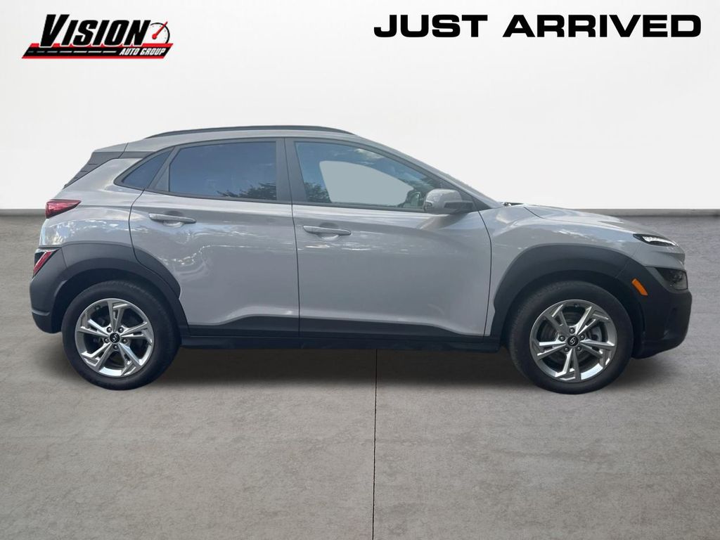 2023 Hyundai Kona SEL photo 3