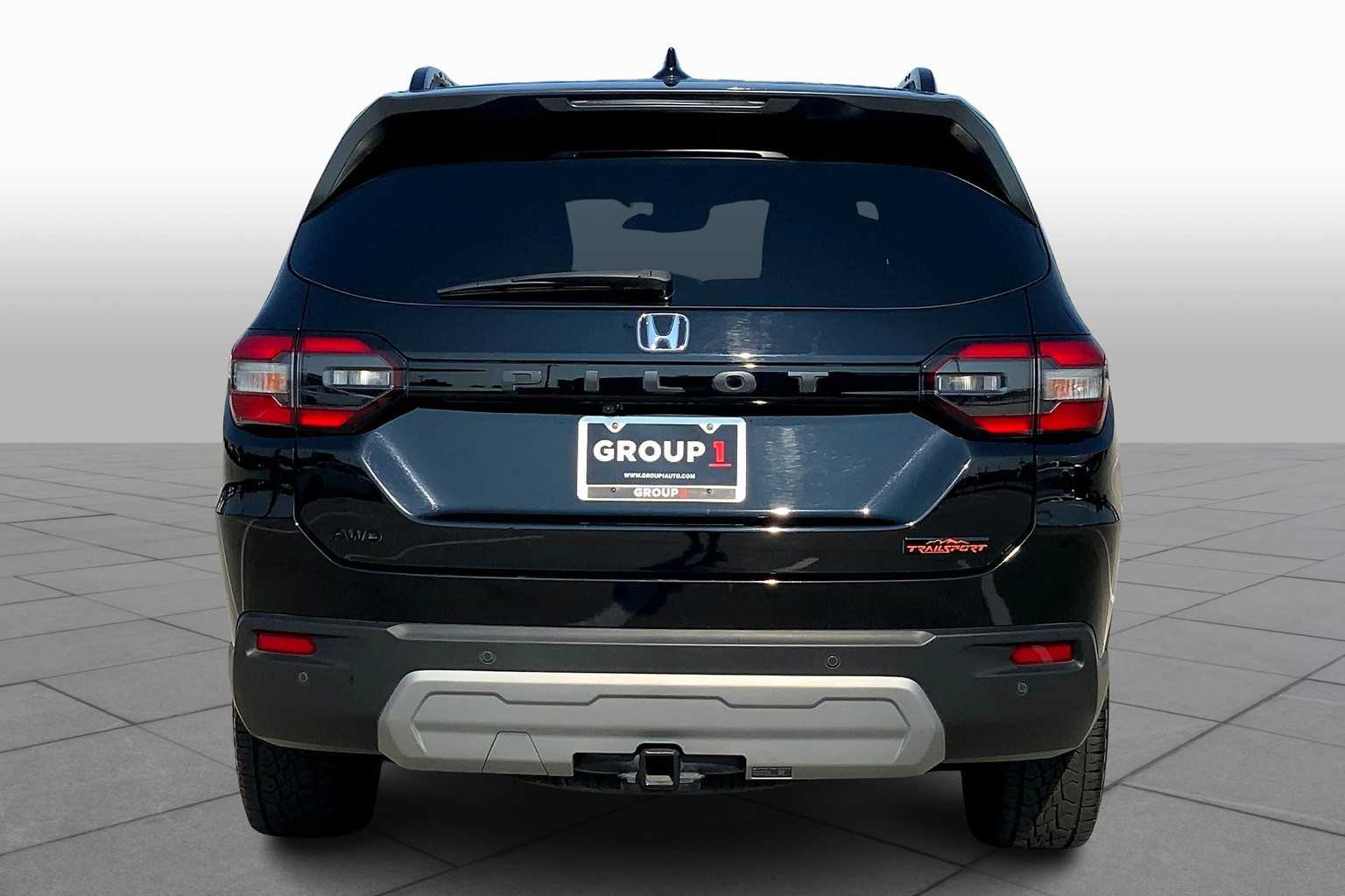 2025 Honda Pilot TrailSport photo 4