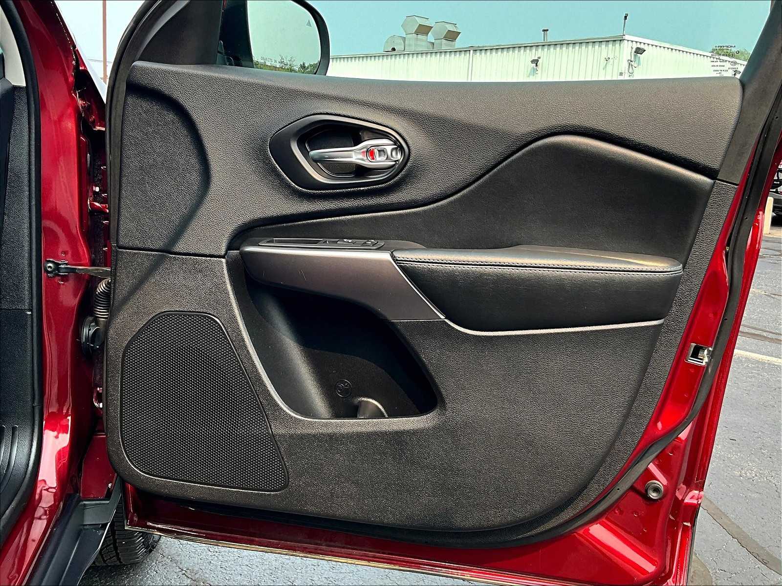 2020 Jeep Cherokee Latitude photo 12