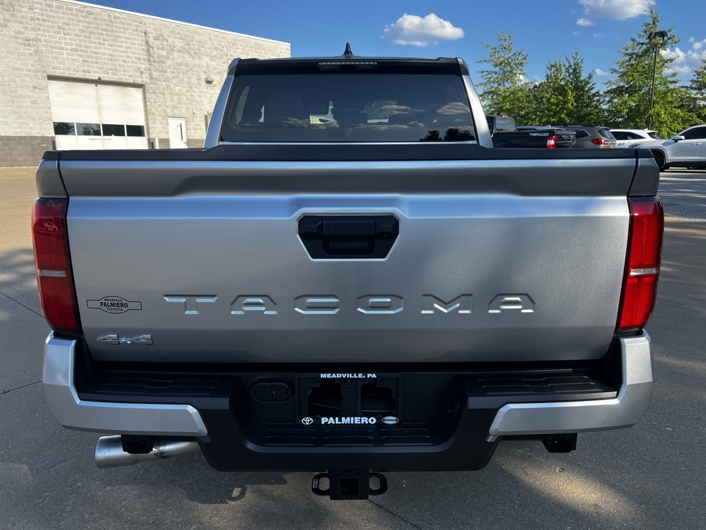 2025 Toyota Tacoma SR5 Double Cab photo 4