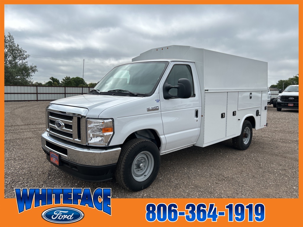 2025 Ford E-Series Cutaway Base's photo