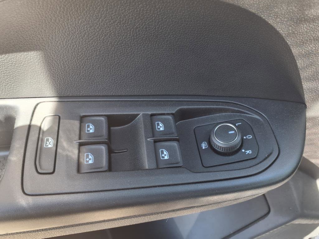2025 Volkswagen Taos S photo 3