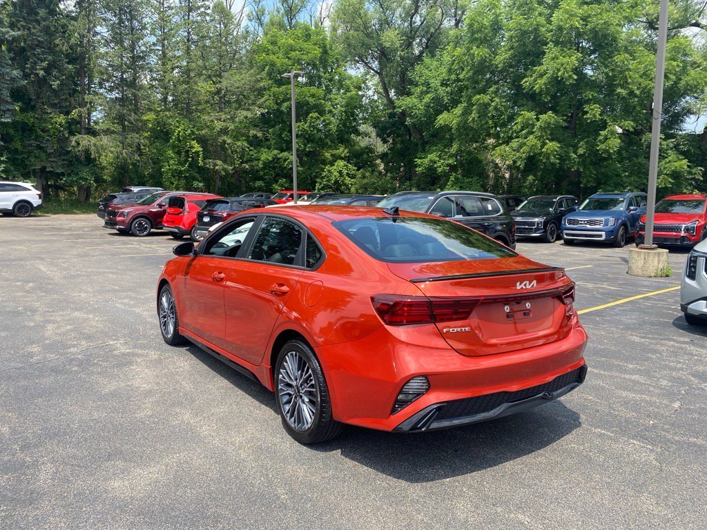 2022 Kia Forte GT-Line photo 5