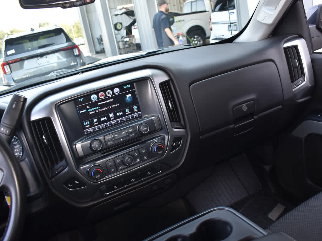 2017 Chevrolet Silverado 1500 LT photo 16