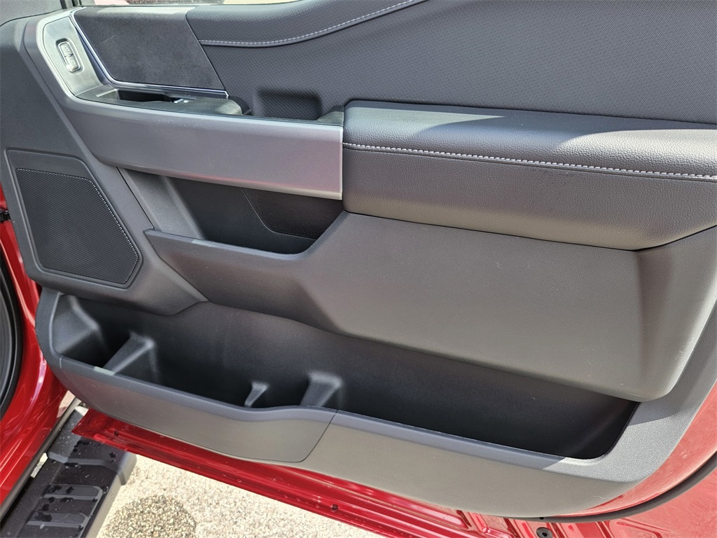2025 Ford F-150 XLT photo 29