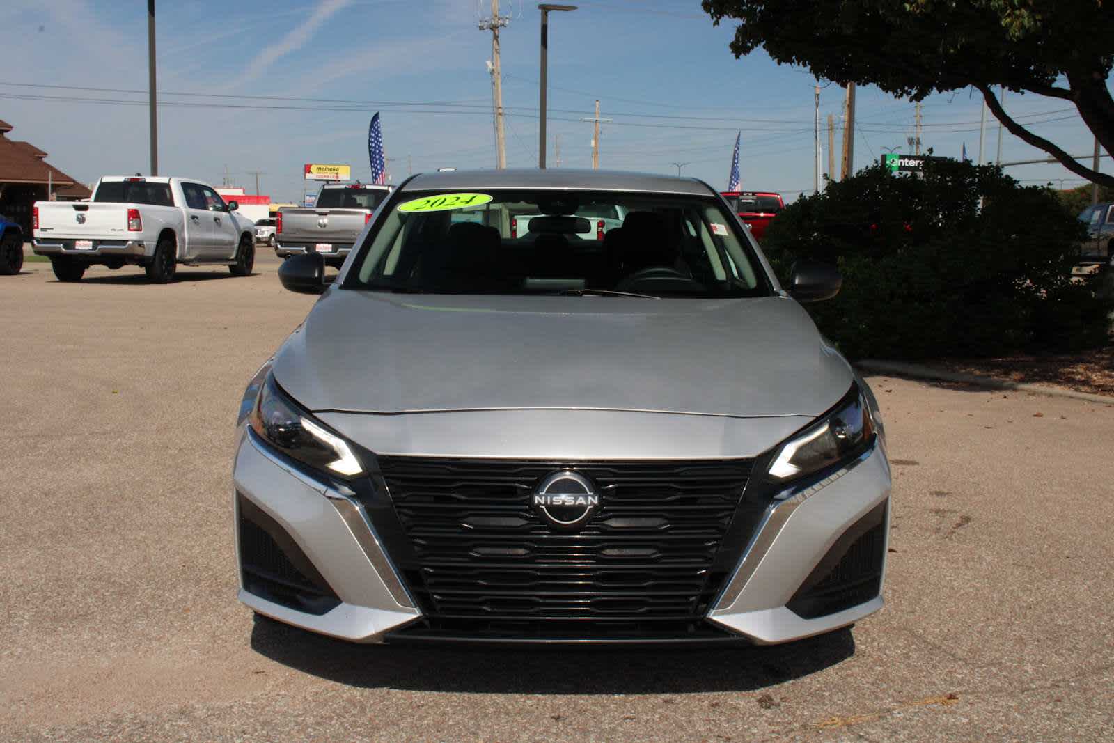 2024 Nissan Altima 2.5 SV photo 4