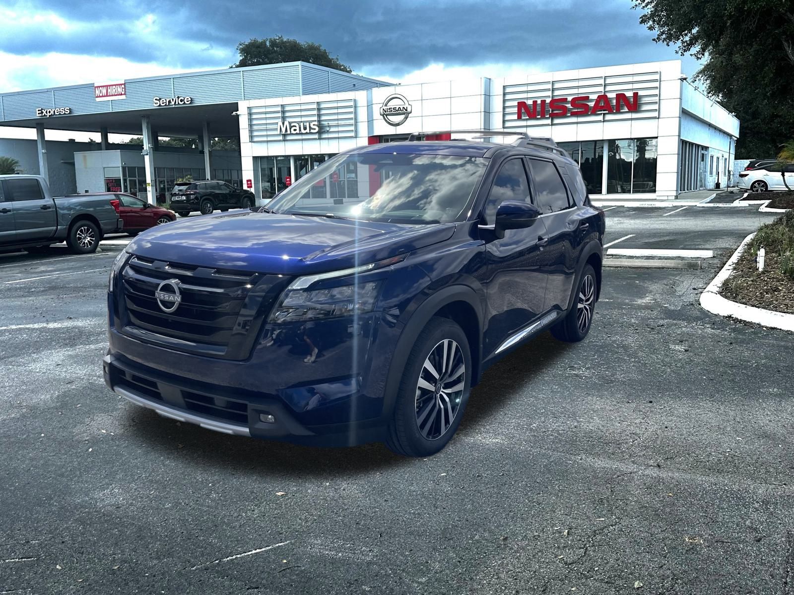 2025 Nissan Pathfinder Platinum photo 7