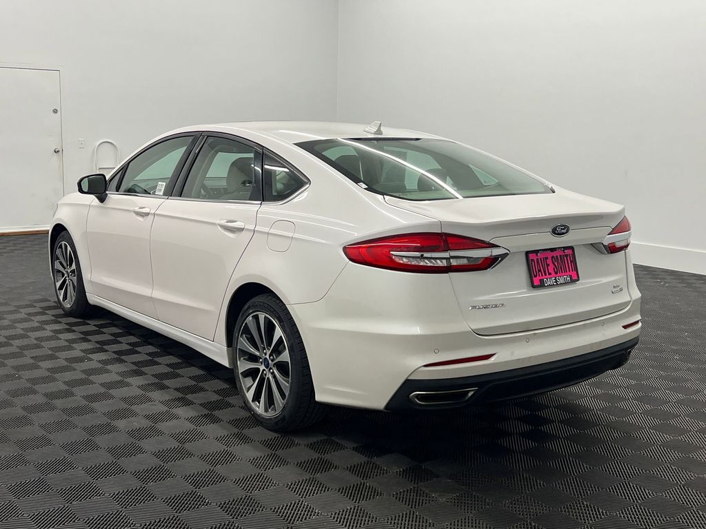 2019 Ford Fusion SE photo 3