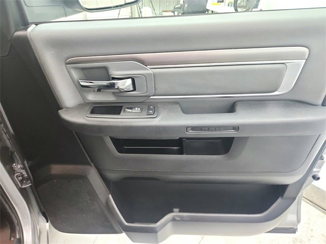 2023 Ram 1500 Classic SLT photo 18