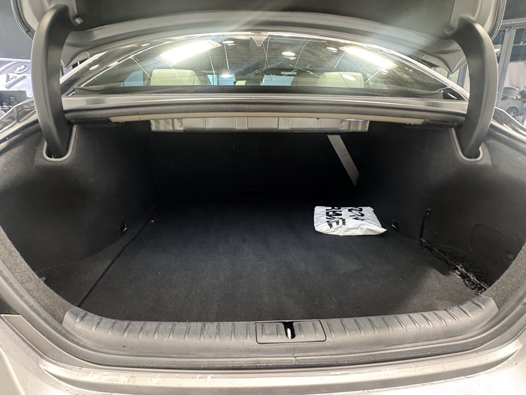 2025 Genesis G70 2.5T photo 25