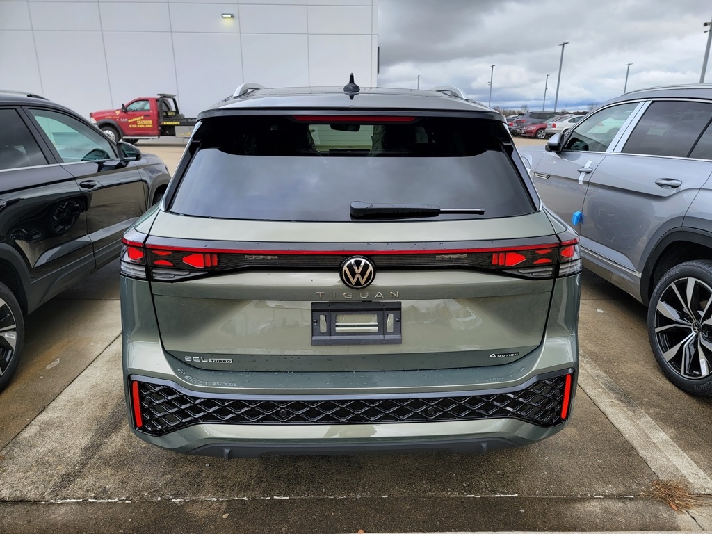 2026 Volkswagen Tiguan SEL R-Line photo 3