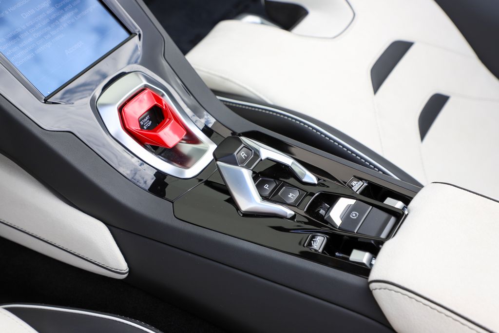 2024 Lamborghini Huracan Evo Spyder photo 26
