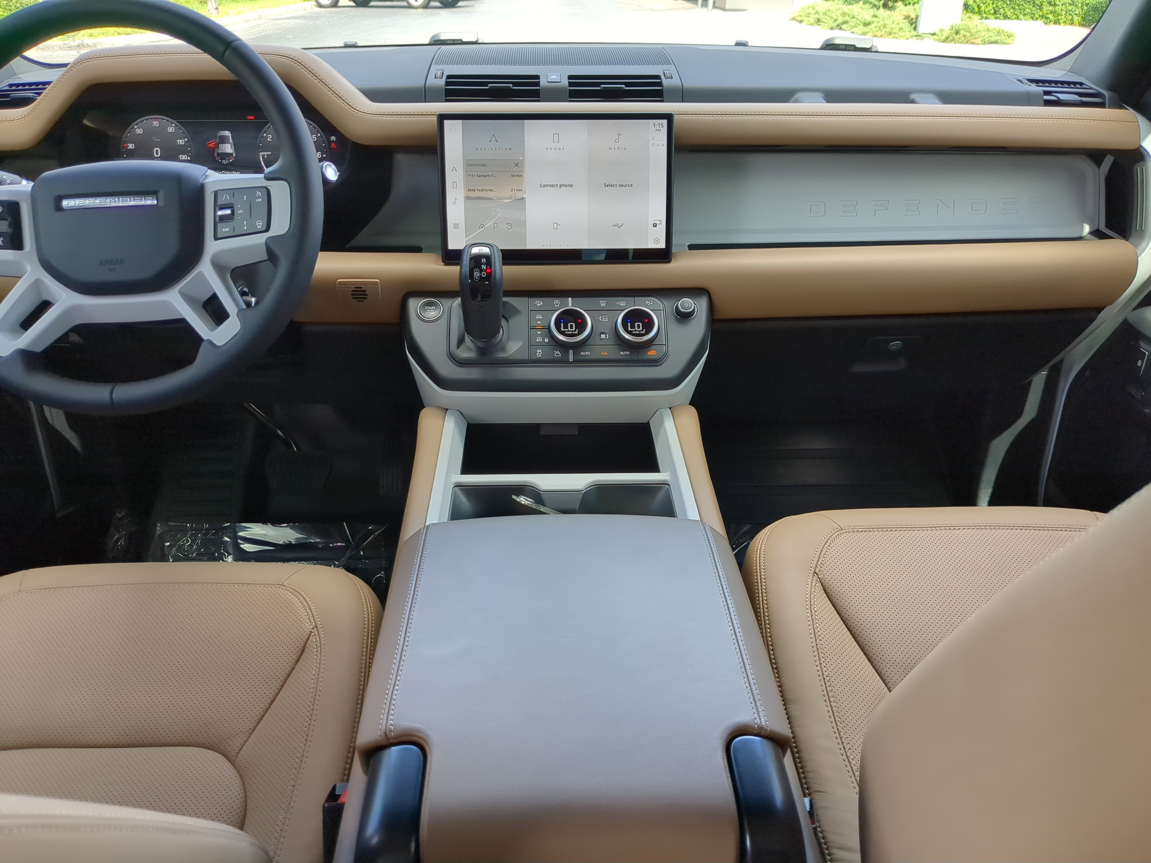 2025 Land Rover Defender 110 X-Dynamic SE photo 2