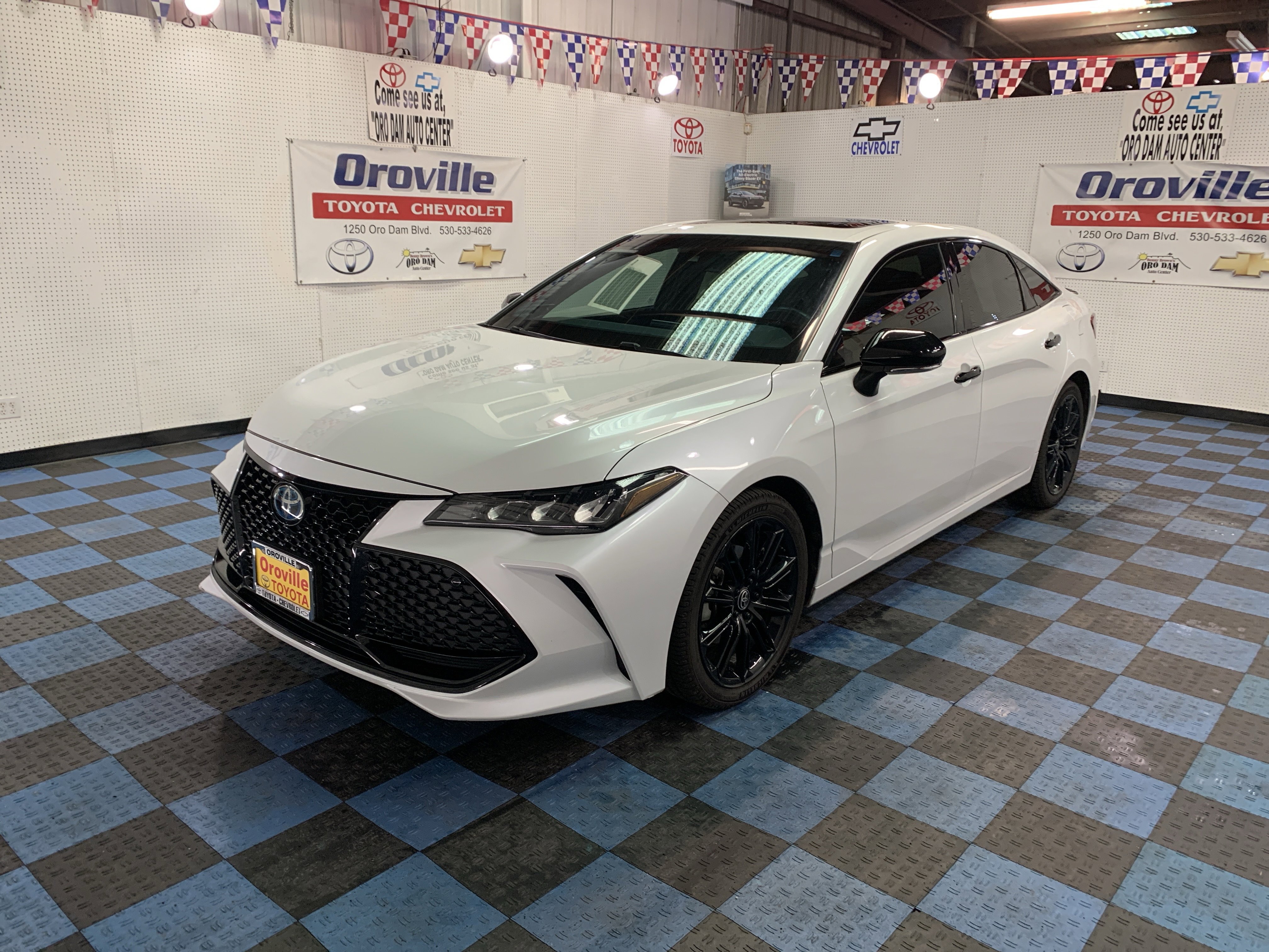 2022 Toyota Avalon XSE Nightshade's photo