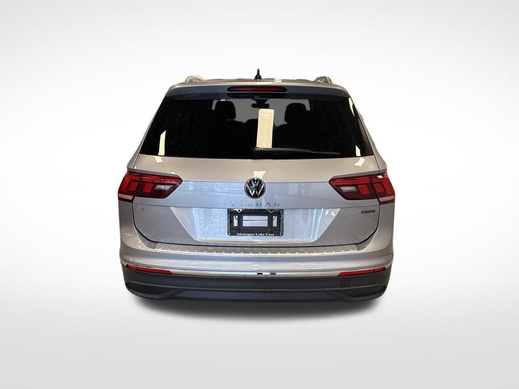 2024 Volkswagen Tiguan SE Wolfsburg Edition photo 6