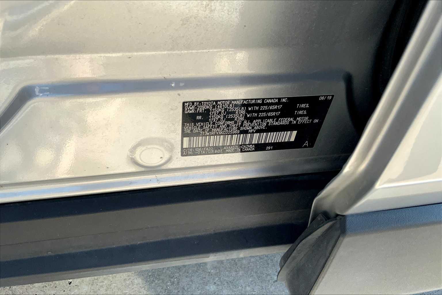 2019 Toyota RAV4 XLE photo 32