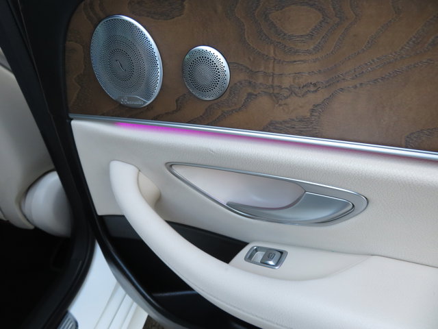 2018 Mercedes Benz E 300 photo 10
