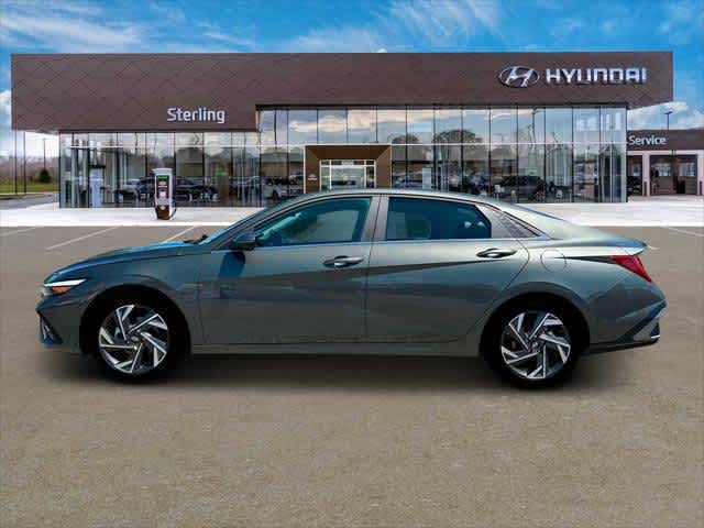 2025 Hyundai Elantra Limited photo 3