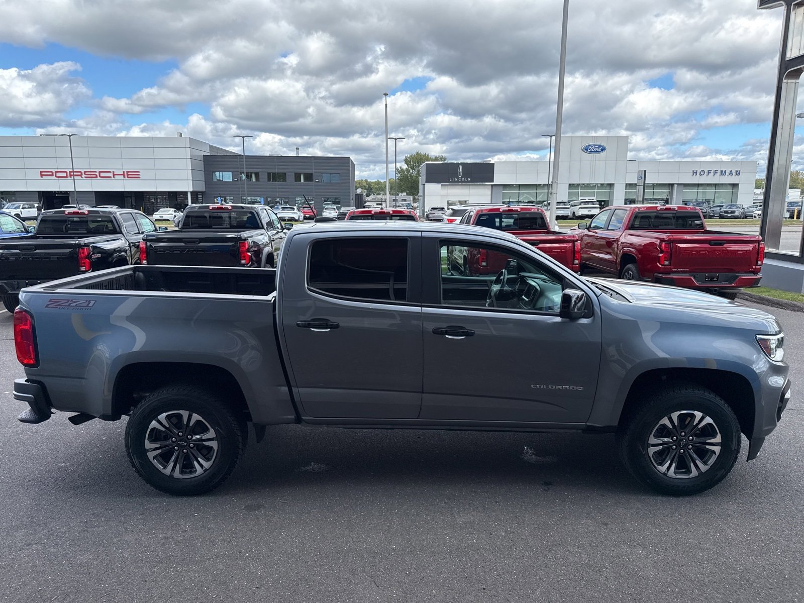 2022 Chevrolet Colorado Z71 photo 2