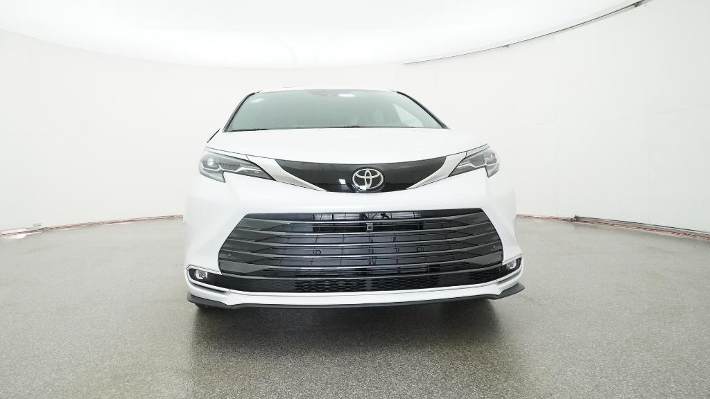2026 Toyota Sienna Platinum photo 3