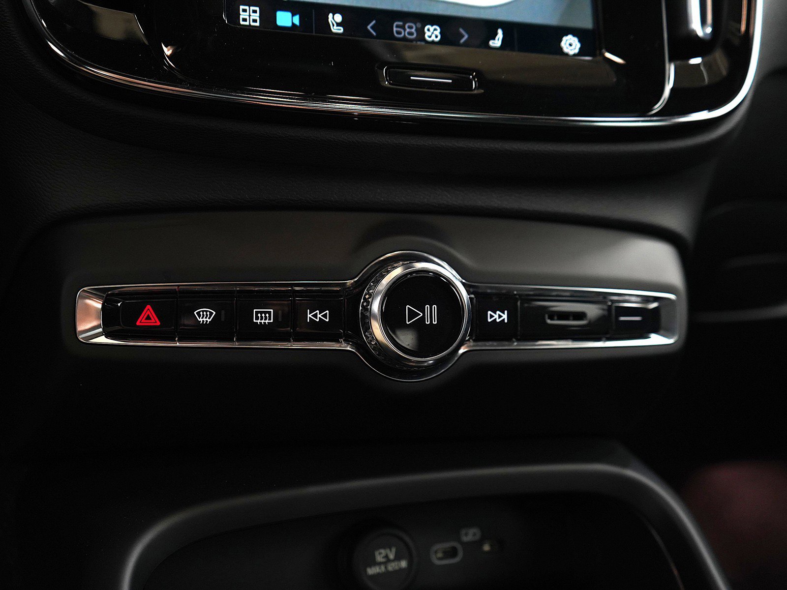2023 Volvo XC40 Recharge Twin Plus photo 21