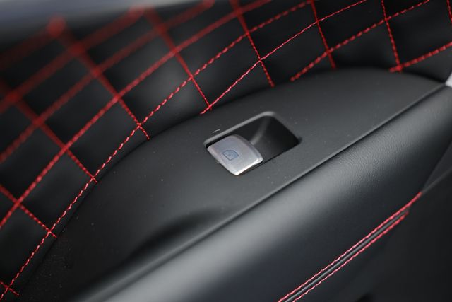 2025 Genesis G70 3.3T Sport Advanced photo 26