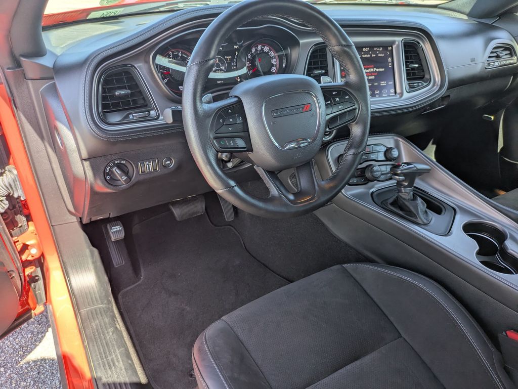2023 Dodge Challenger R/T photo 9