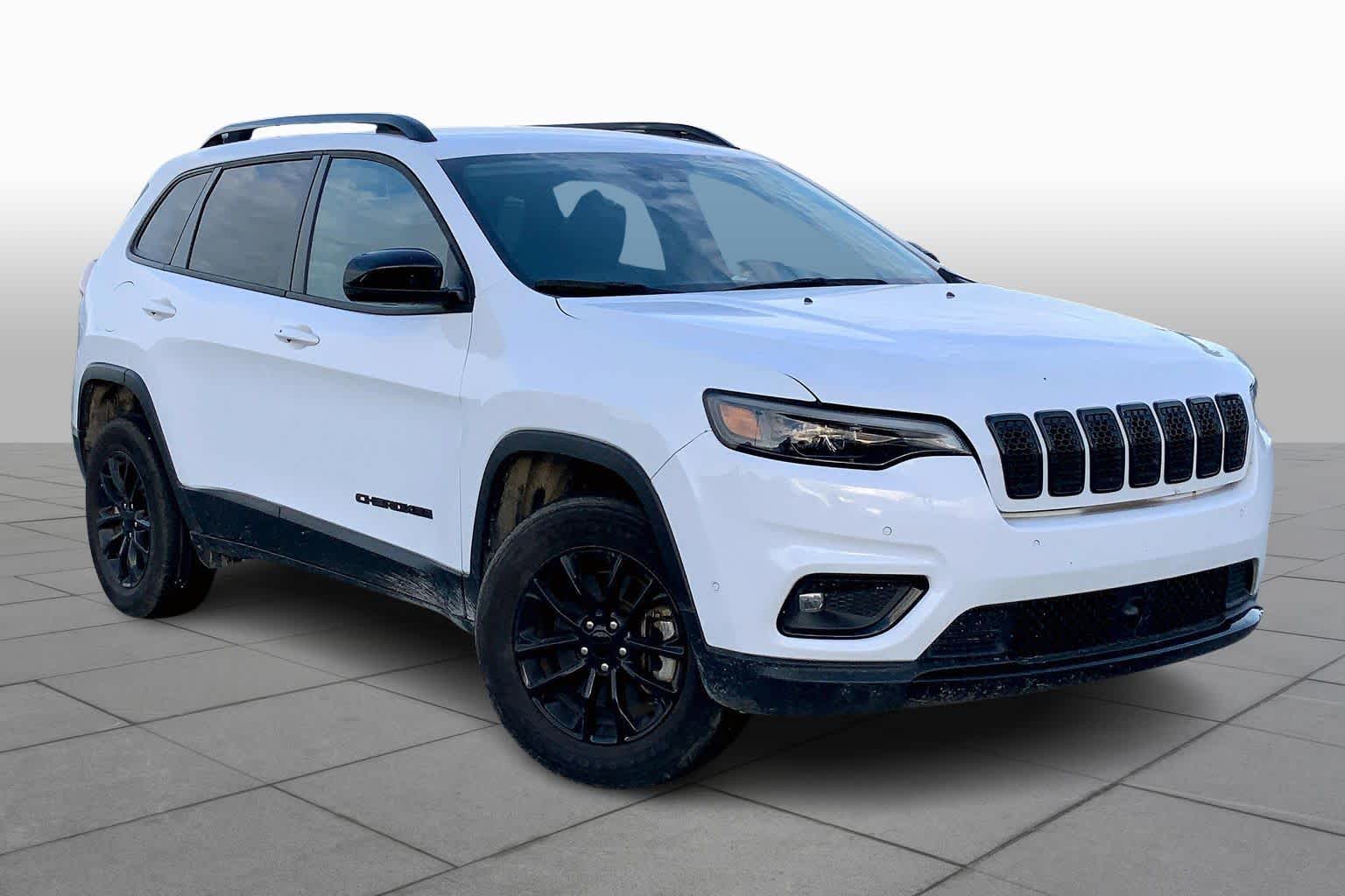2023 Jeep Cherokee Altitude Lux photo 2