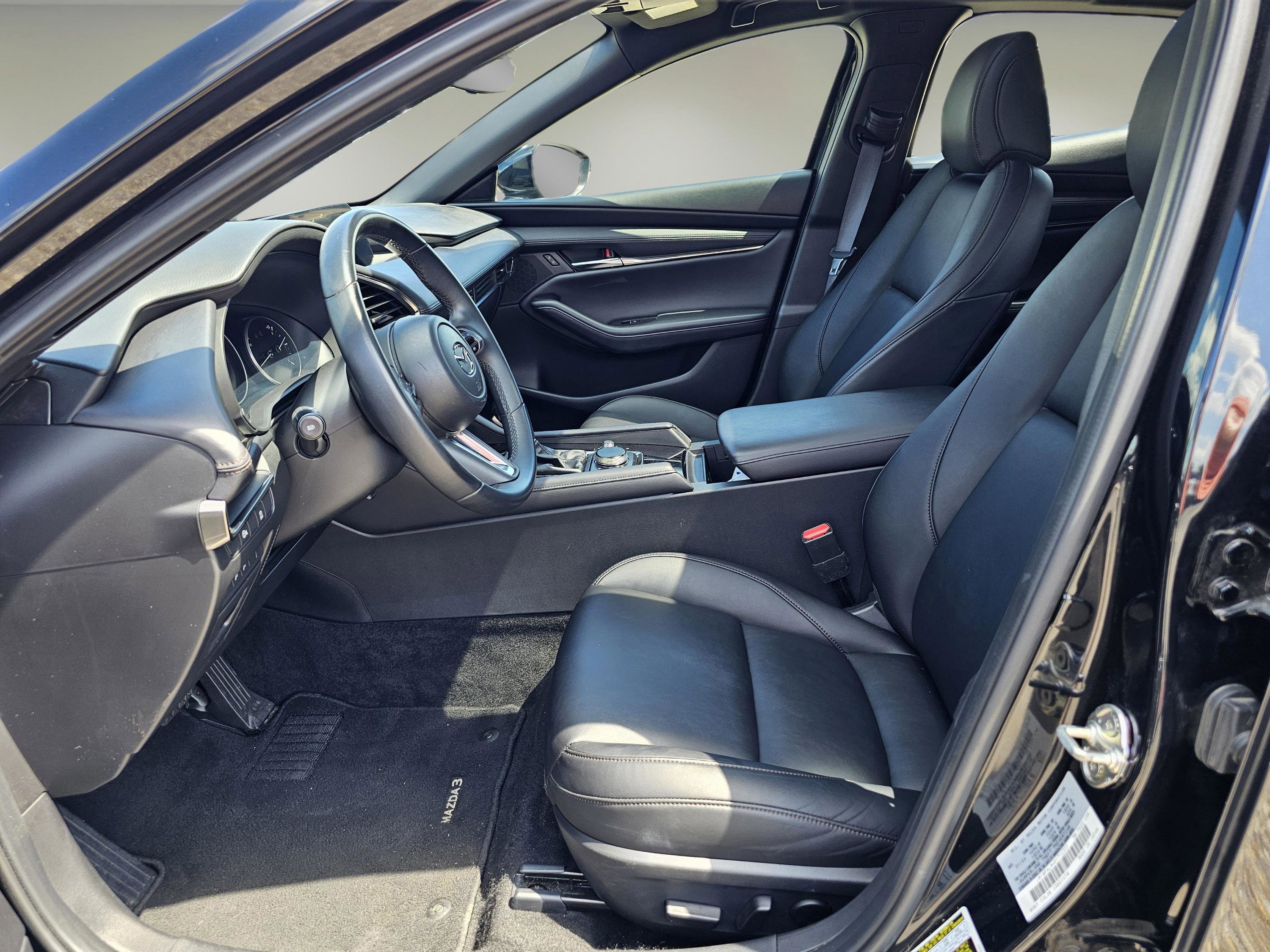 2024 Mazda Mazda3 Hatchback 2.5 s Preferred photo 12