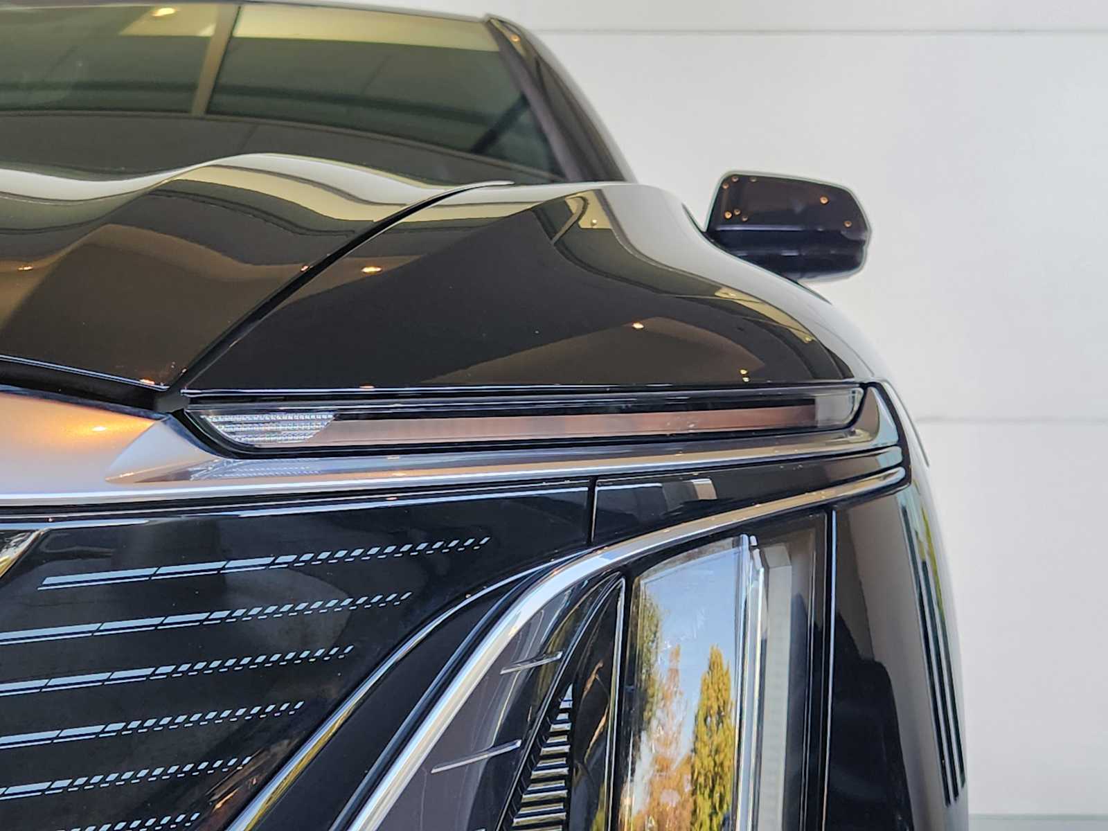 2024 Cadillac Lyriq Luxury photo 8