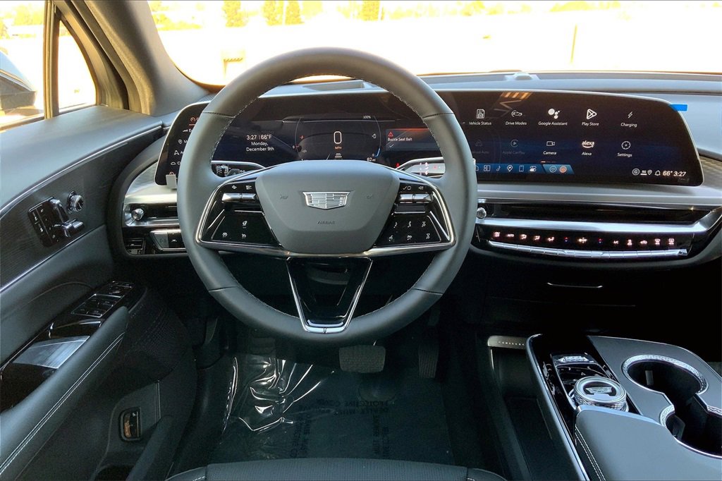 2025 Cadillac Lyriq Luxury photo 19