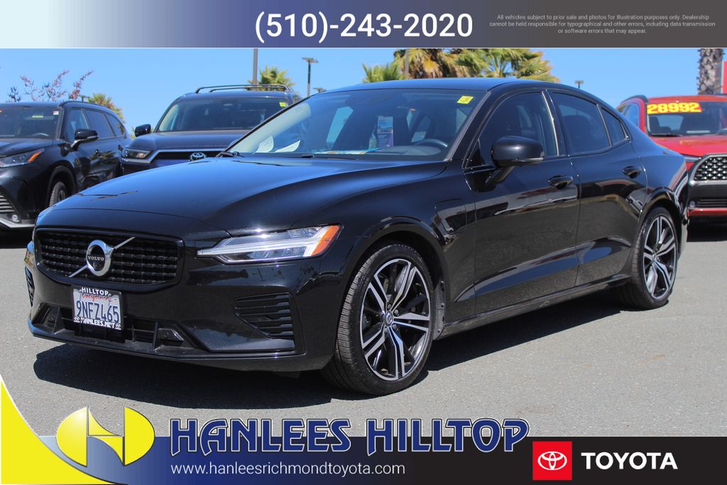 2021 Volvo S60 Recharge T8 R-Design Expression AWD photo 2