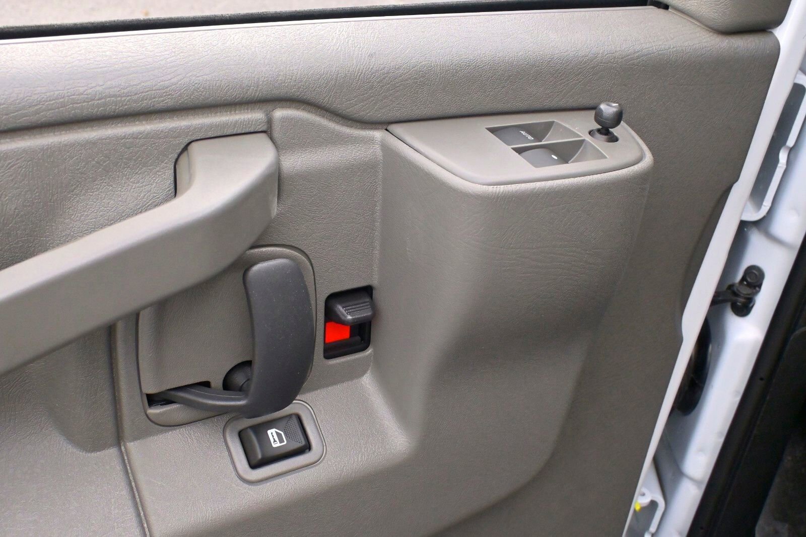 2025 Chevrolet Express Cargo Van Work photo 12