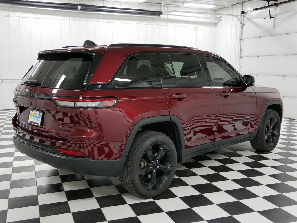 2023 Jeep Grand Cherokee Limited photo 3