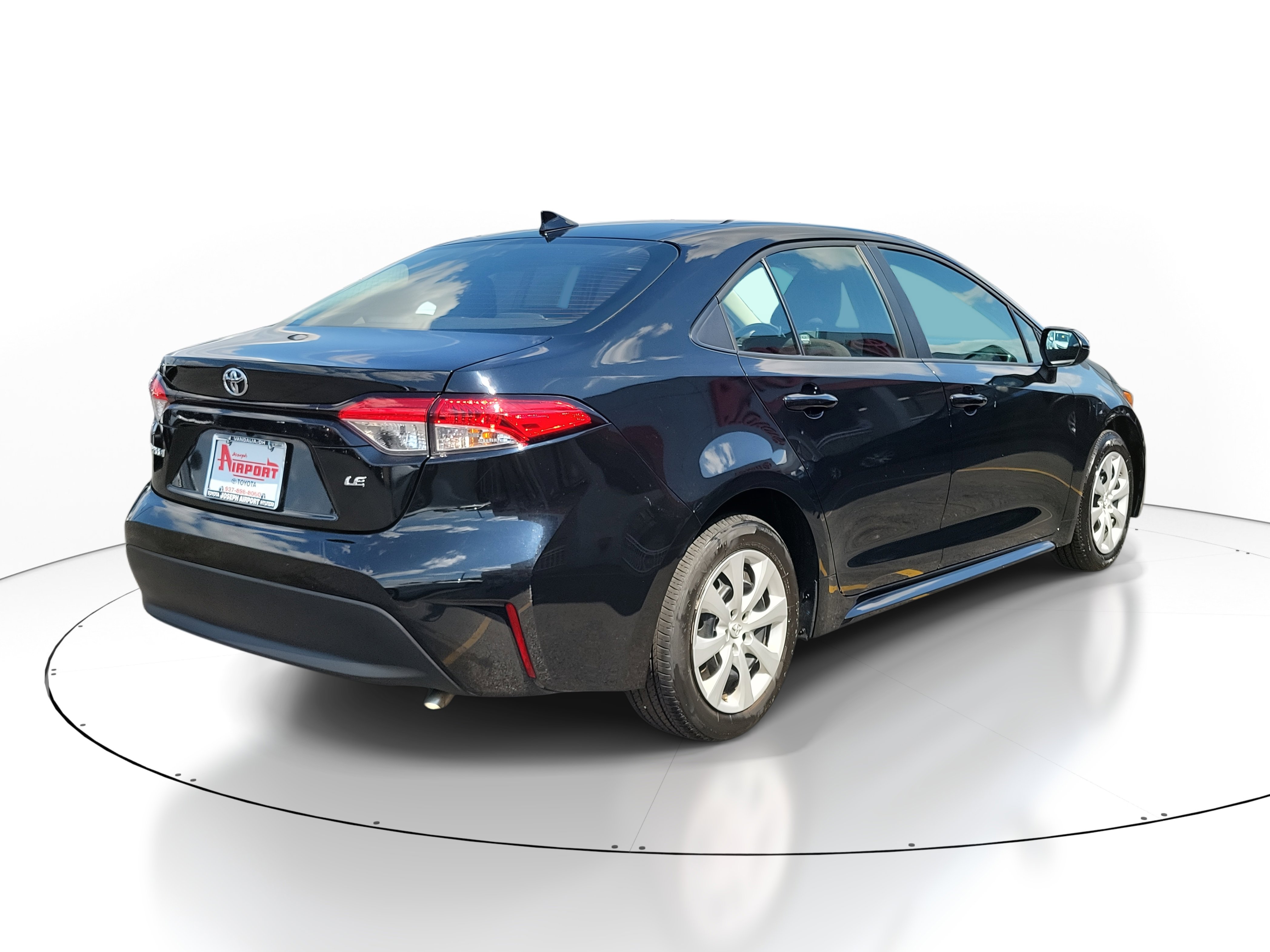 2024 Toyota Corolla LE photo 4