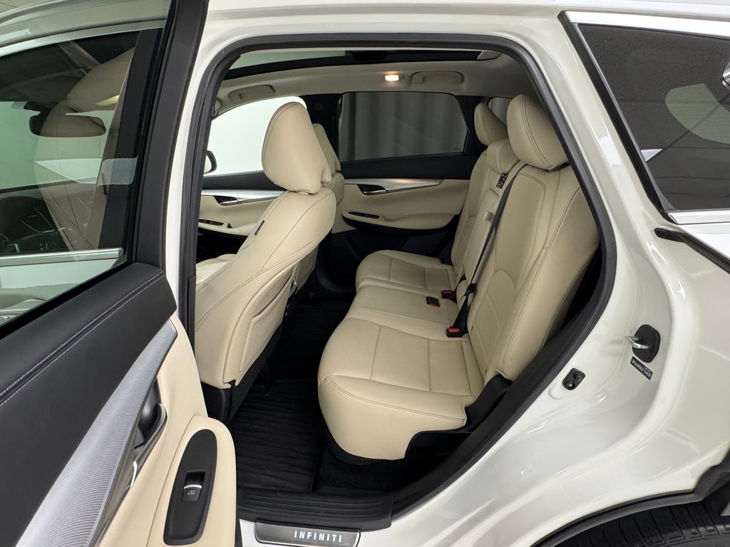 2020 Infiniti QX50 Luxe AWD photo 12