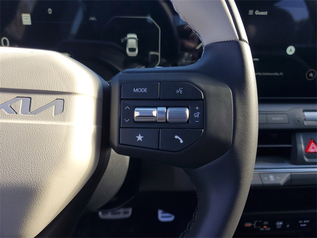 2025 Kia K4 GT-Line Turbo photo 11