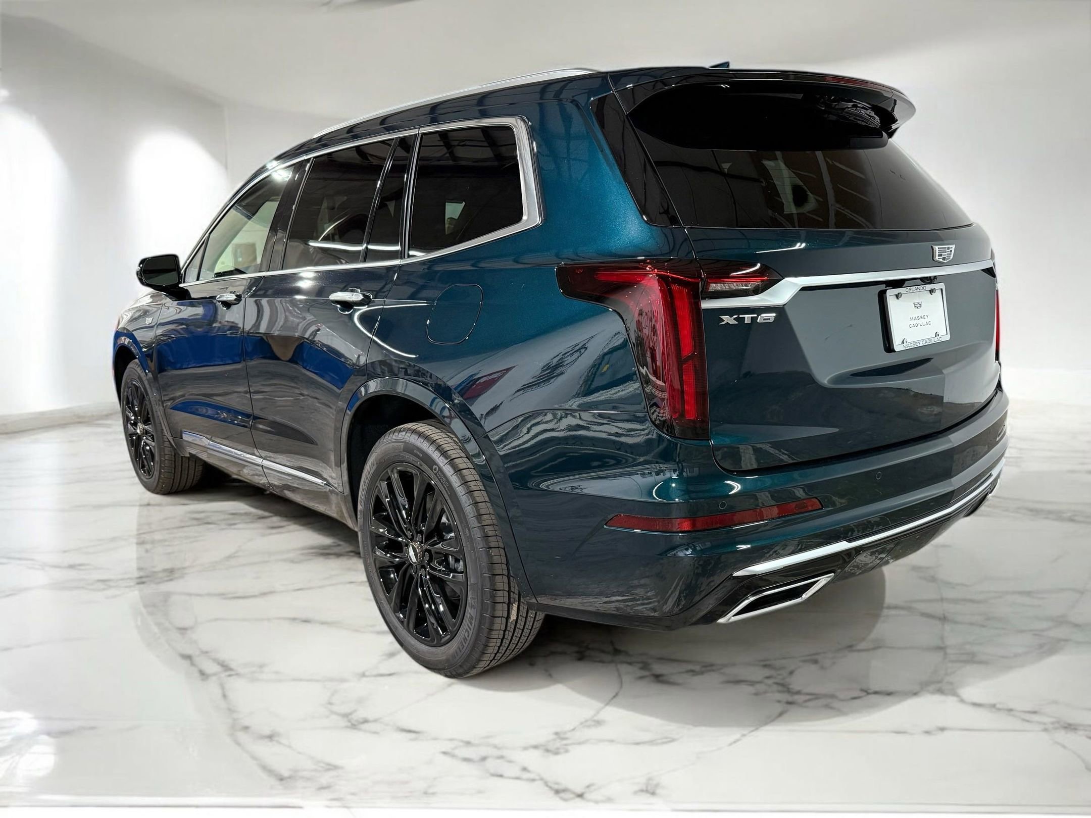 2025 Cadillac XT6 Luxury photo 3