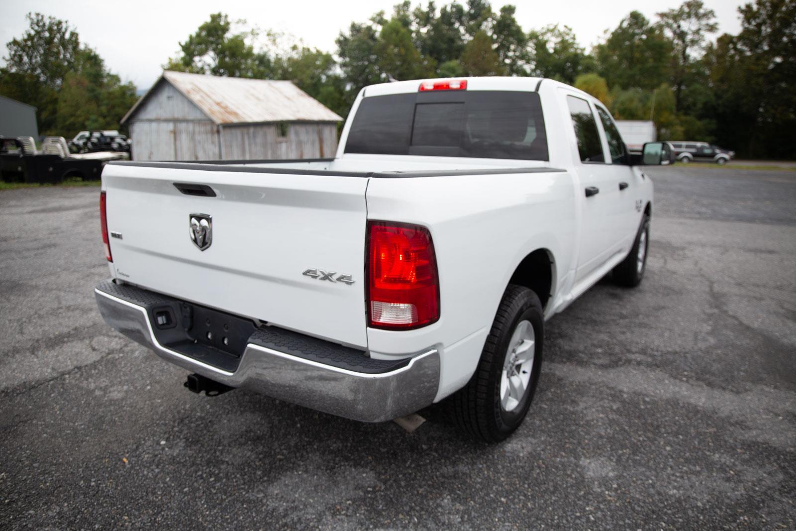 2023 Ram 1500 Classic SLT photo 3