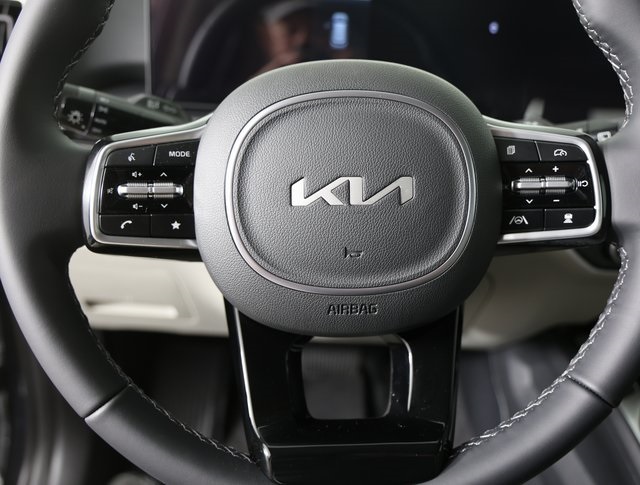 2025 Kia Sorento S photo 12