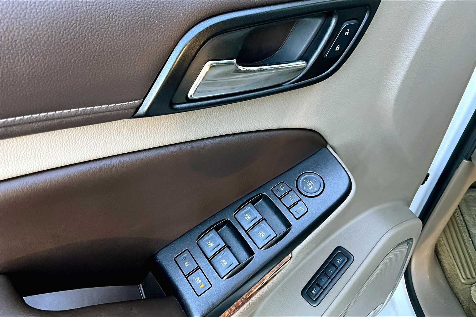 2016 Chevrolet Tahoe LTZ photo 31