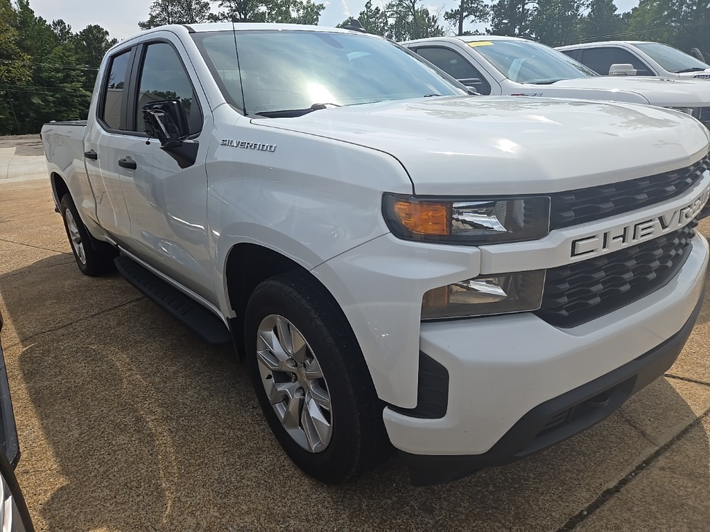 2022 Chevrolet Silverado 1500 Custom photo 3