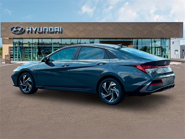 2025 Hyundai Elantra Limited photo 4